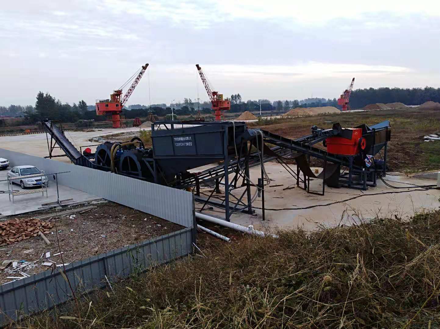 600e10408007b.jpg 制砂生產(chǎn)線現(xiàn)場(chǎng).jpg